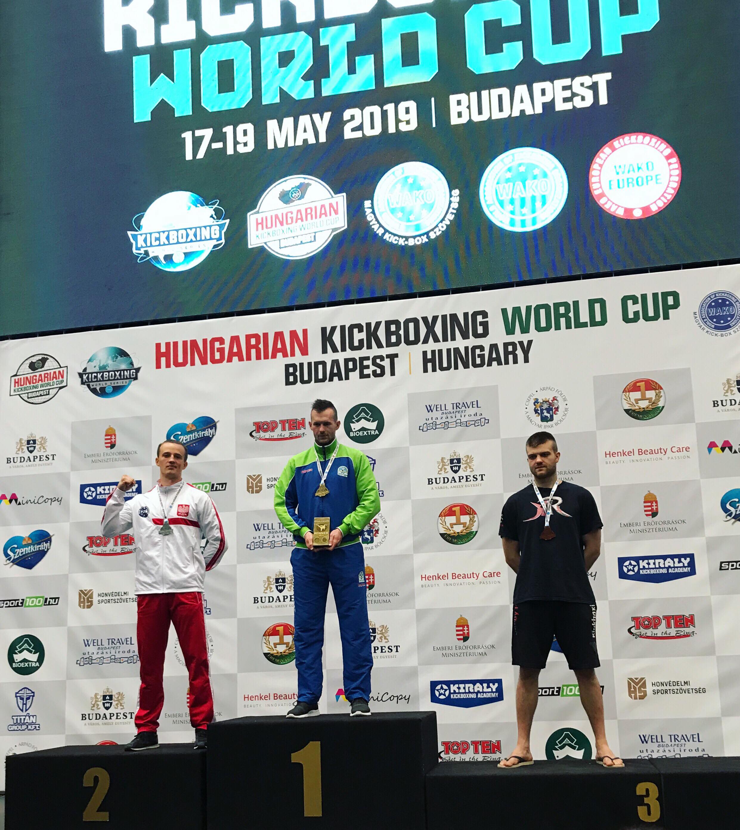 Jakub_Kalinowski-podium.jpg - 627.47 KB